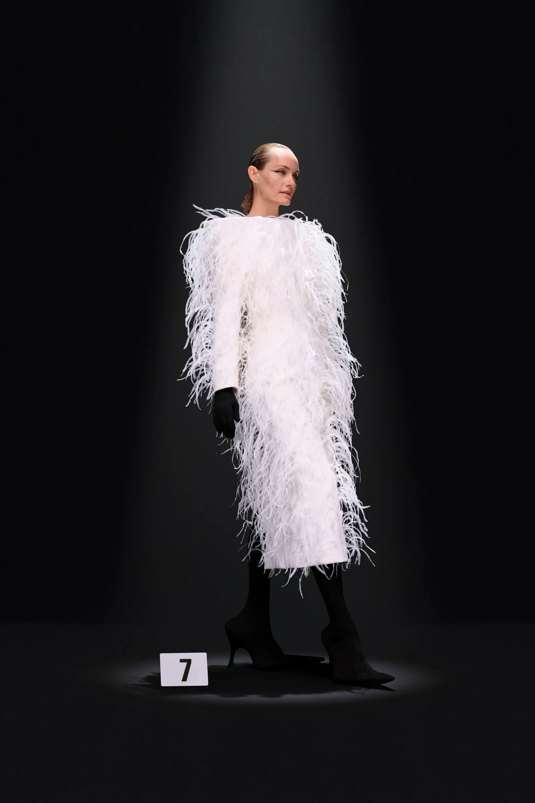 00007-balenciaga-fall-2023-couture-credit-gorunway