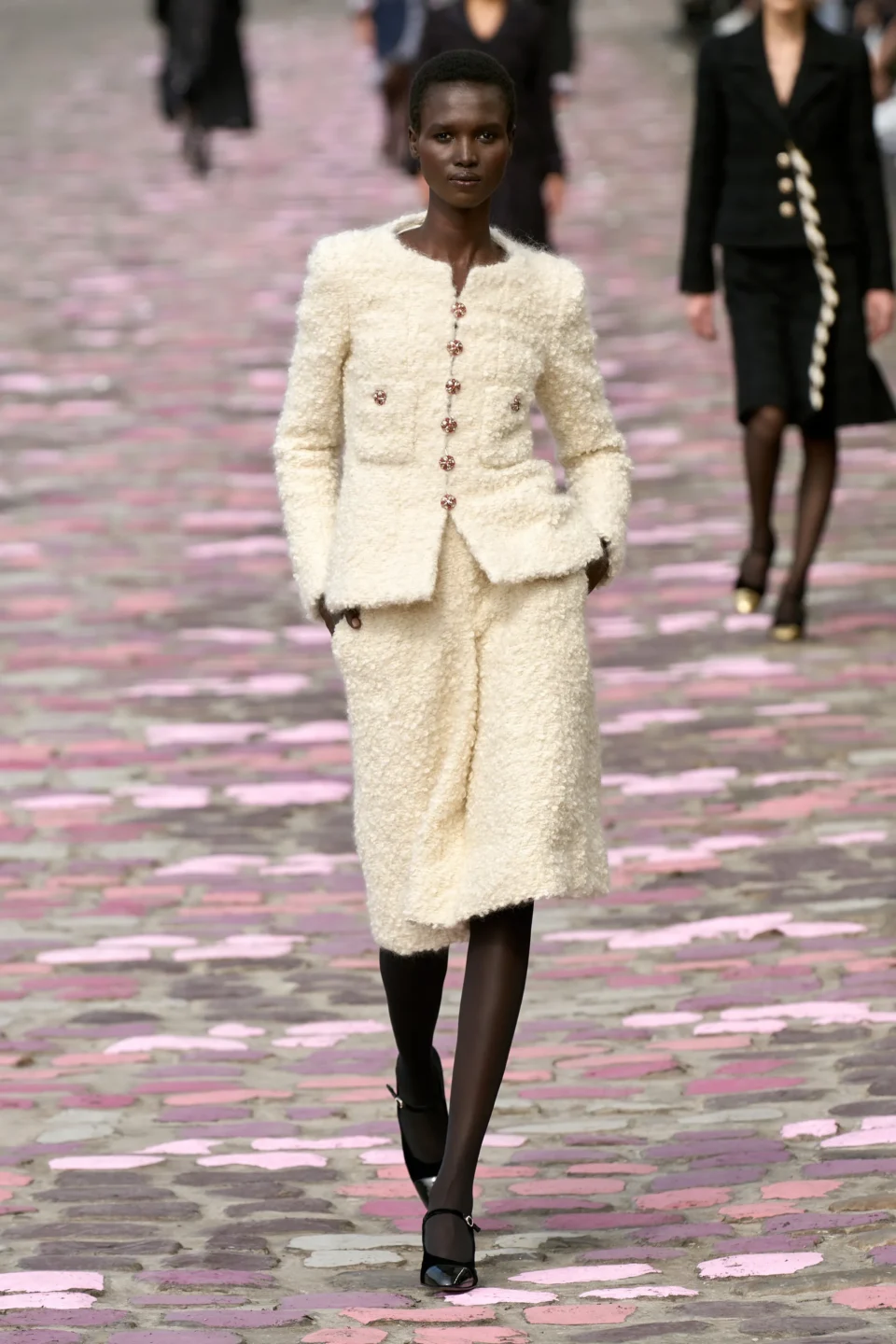 00007-chanel-fall-2023-couture-credit-gorunway