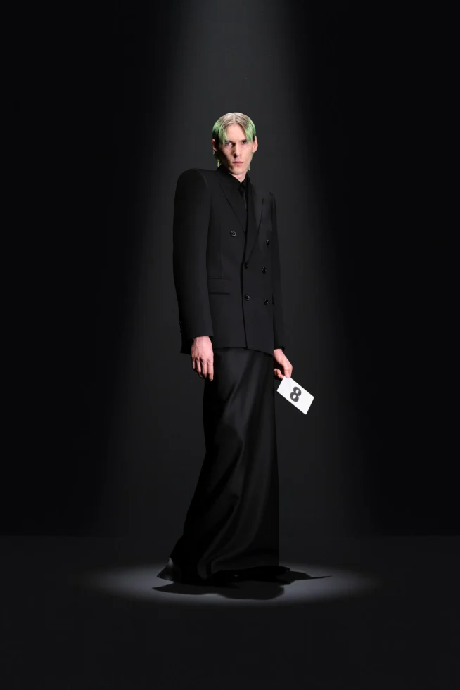 00008-balenciaga-fall-2023-couture-credit-gorunway