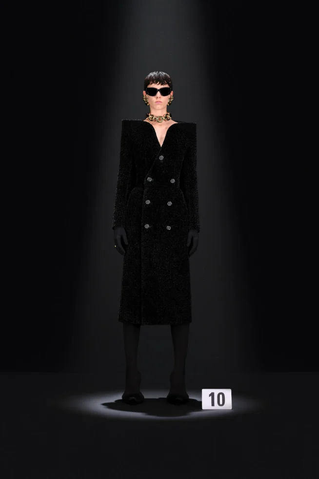 00010-balenciaga-fall-2023-couture-credit-gorunway