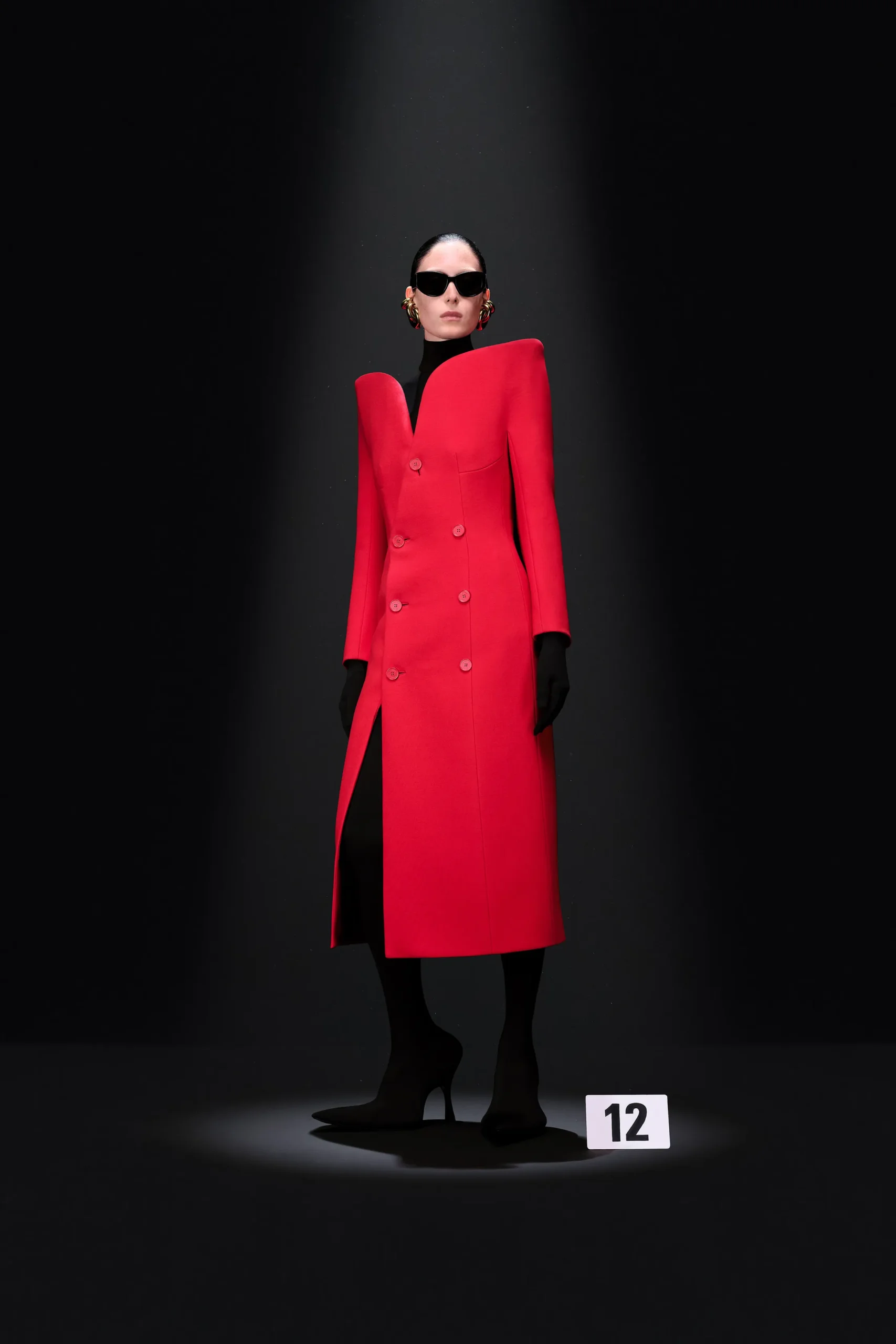 00012-balenciaga-fall-2023-couture-credit-gorunway