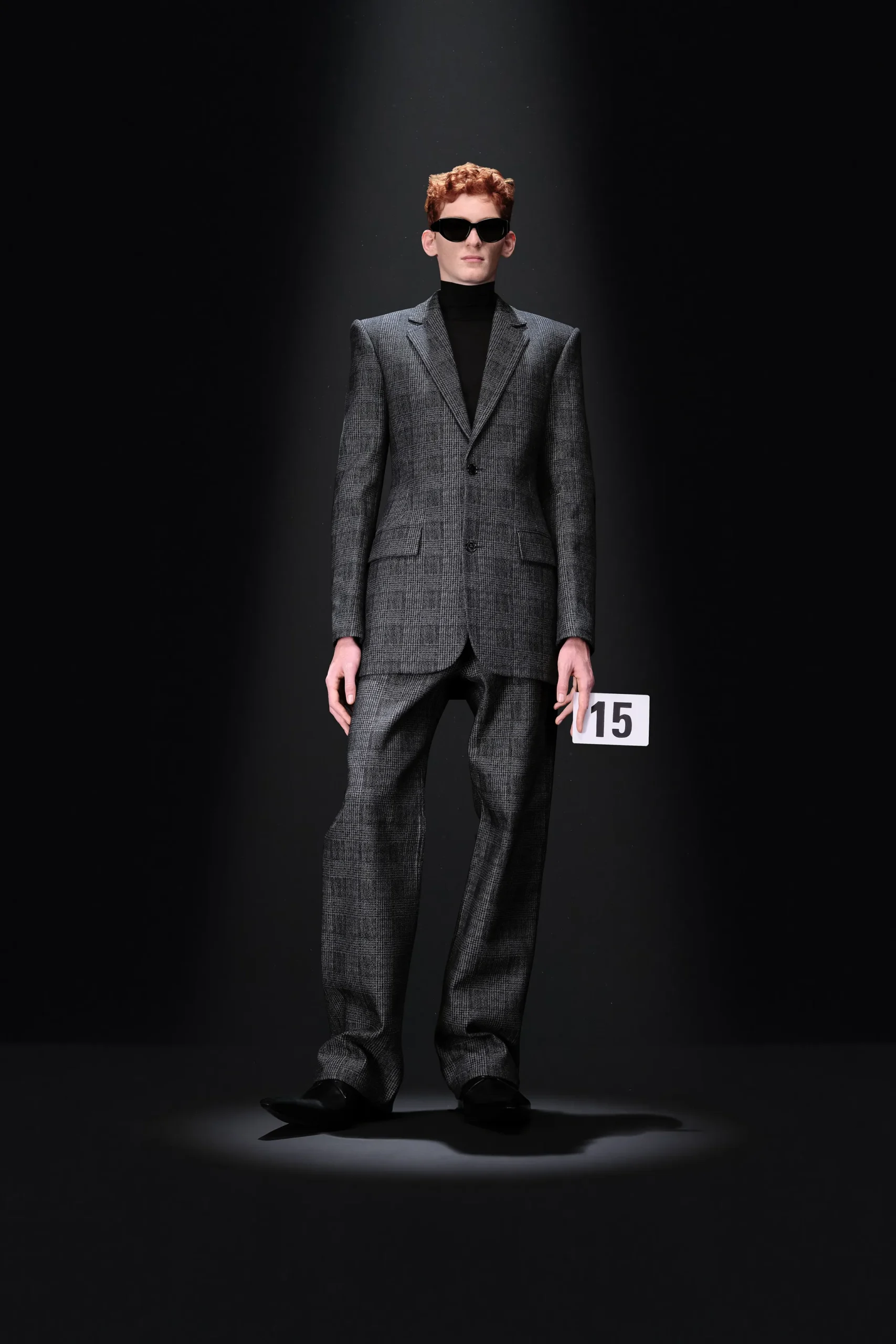 00015-balenciaga-fall-2023-couture-credit-gorunway