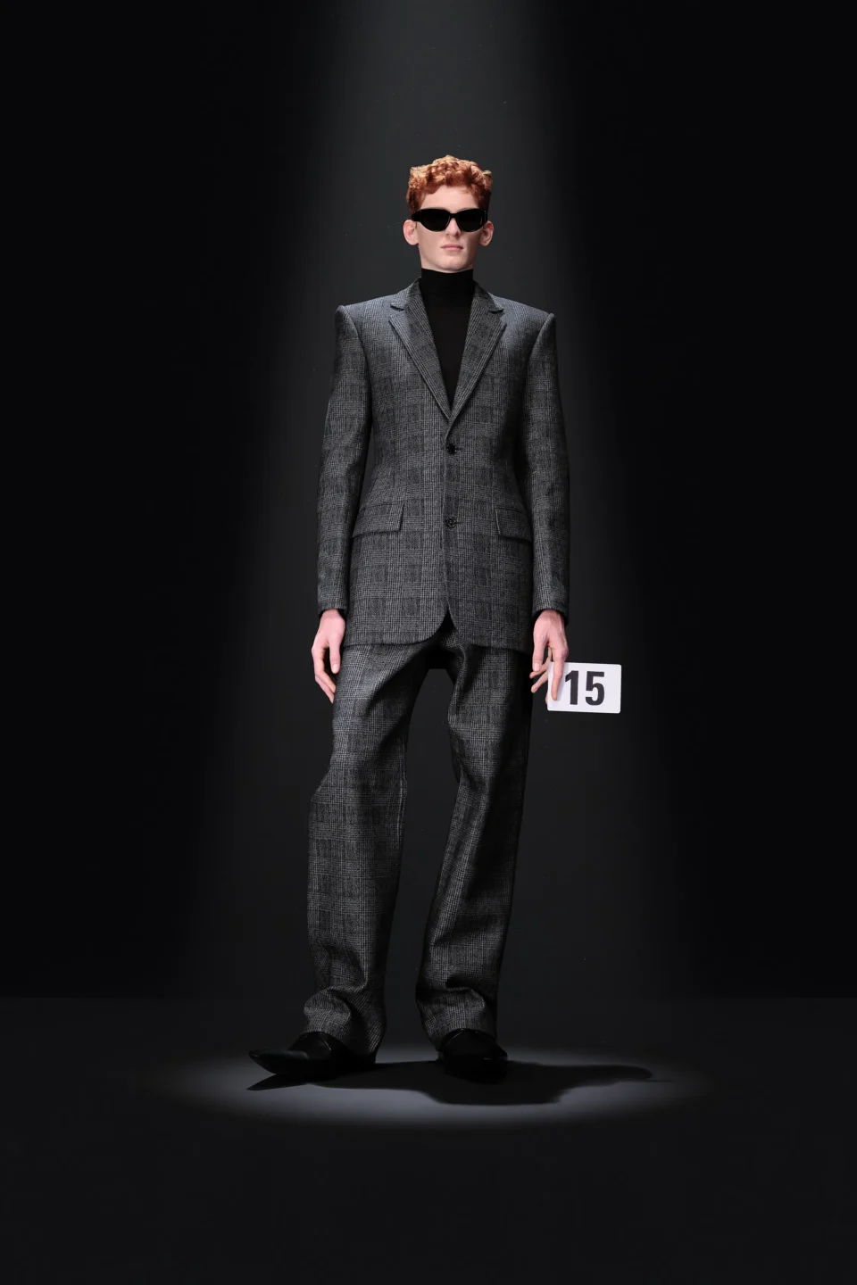 00015-balenciaga-fall-2023-couture-credit-gorunway