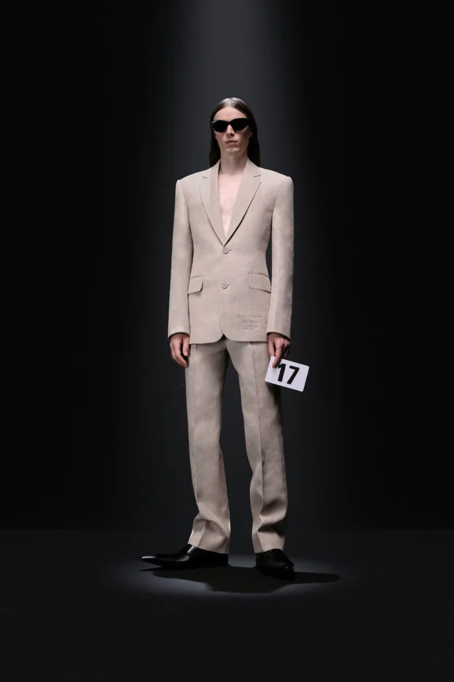 00017-balenciaga-fall-2023-couture-credit-gorunway