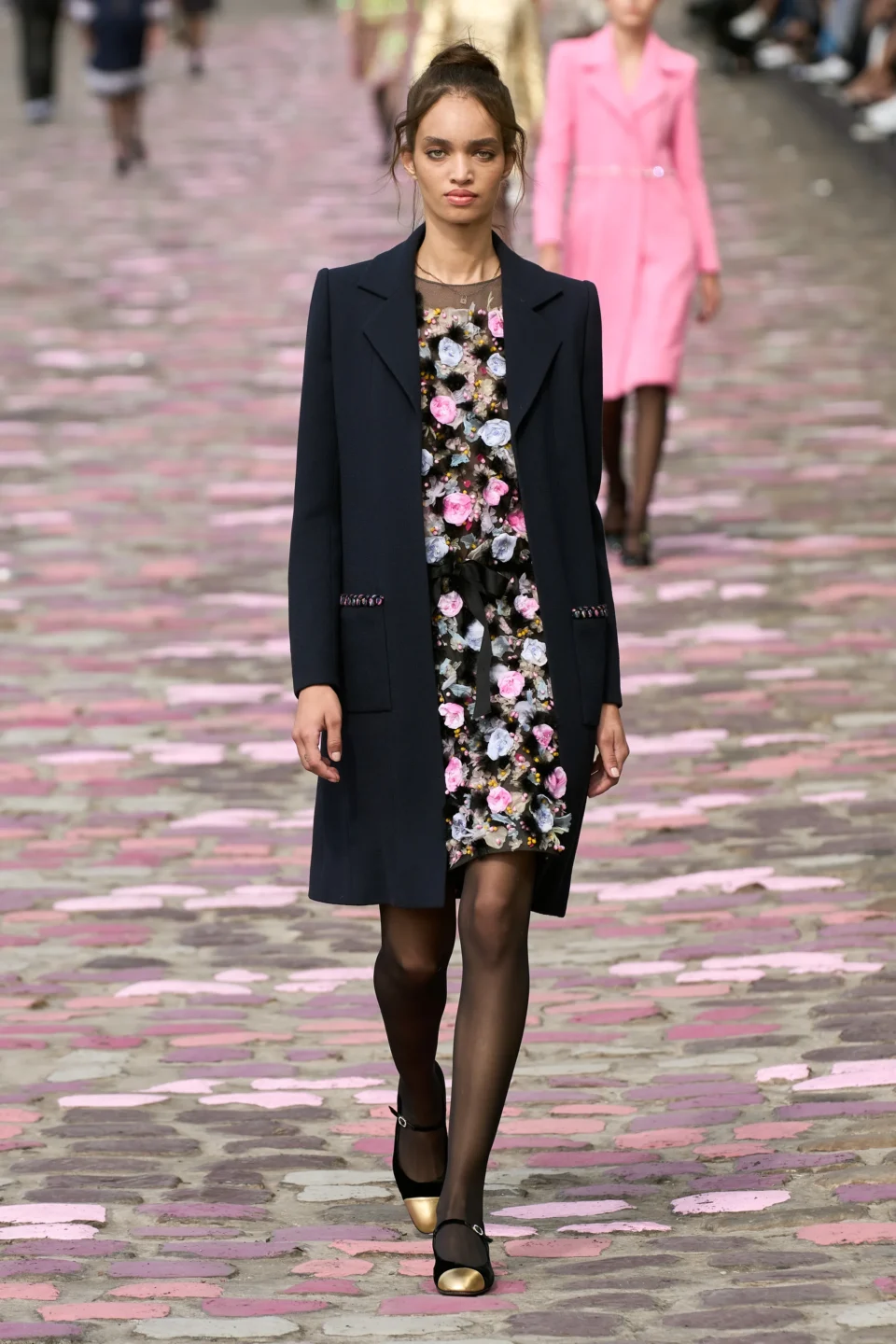 00017-chanel-fall-2023-couture-credit-gorunway