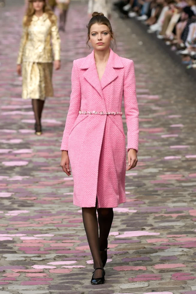 00018-chanel-fall-2023-couture-credit-gorunway