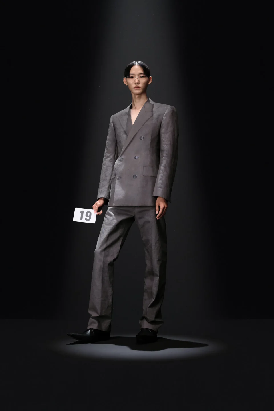 00019-balenciaga-fall-2023-couture-credit-gorunway