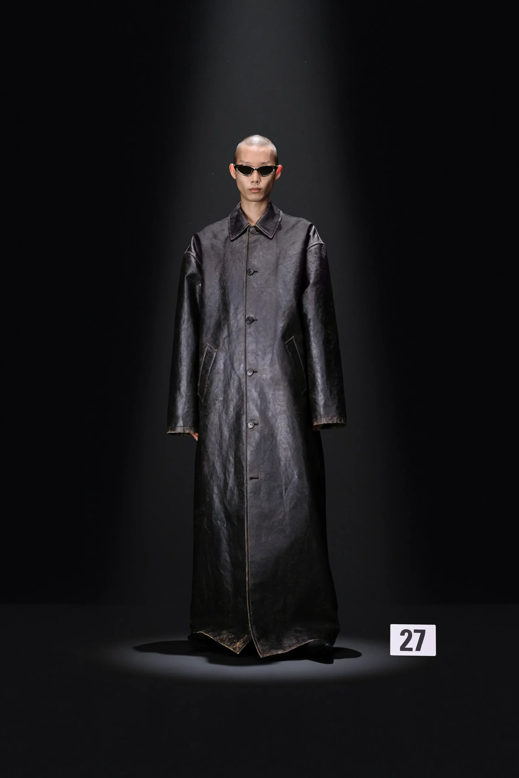 00027-balenciaga-fall-2023-couture-credit-gorunway