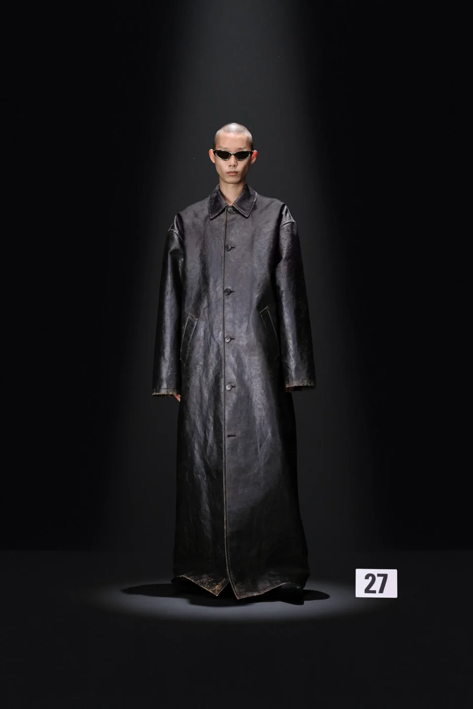 00027-balenciaga-fall-2023-couture-credit-gorunway