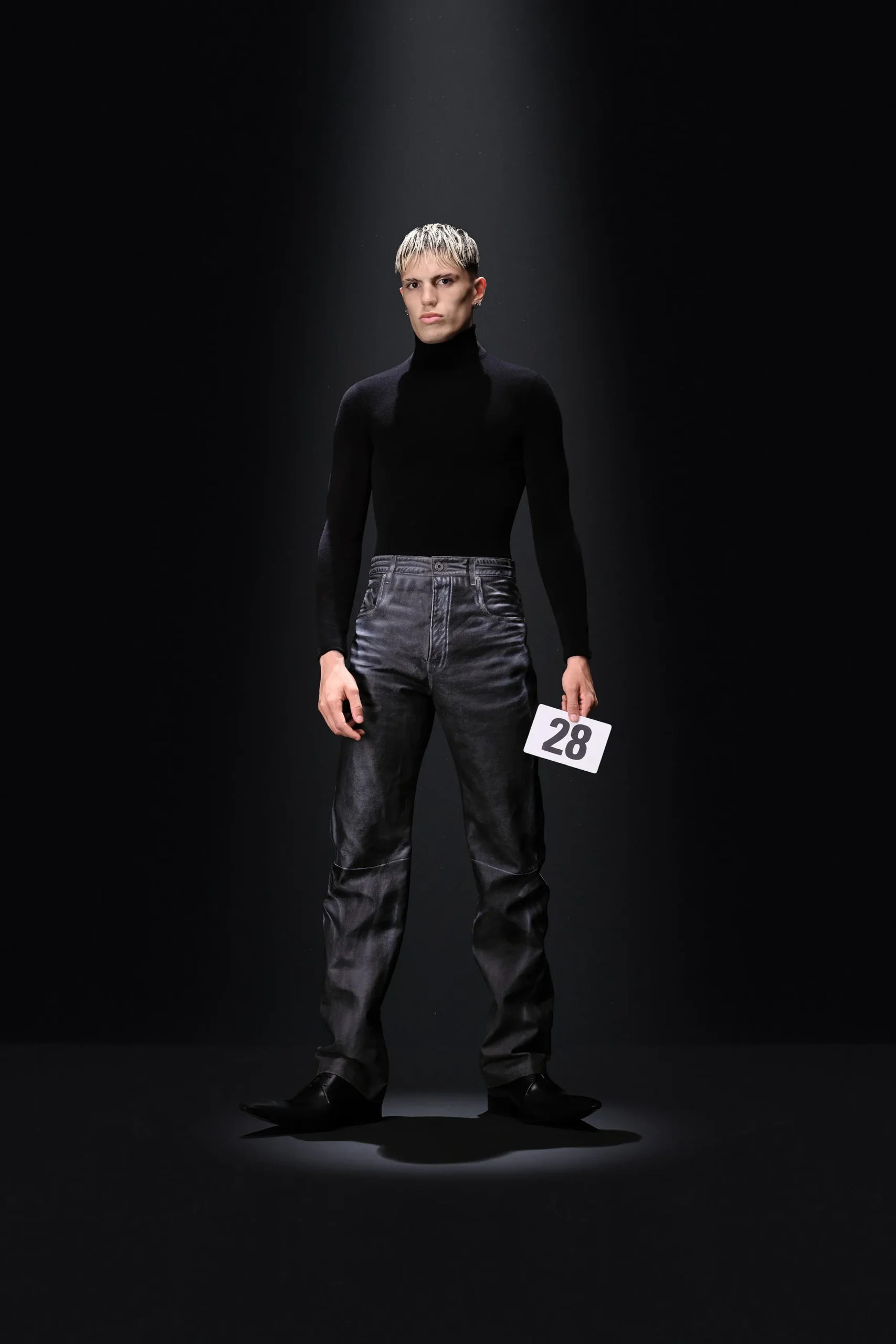 00028-balenciaga-fall-2023-couture-credit-gorunway