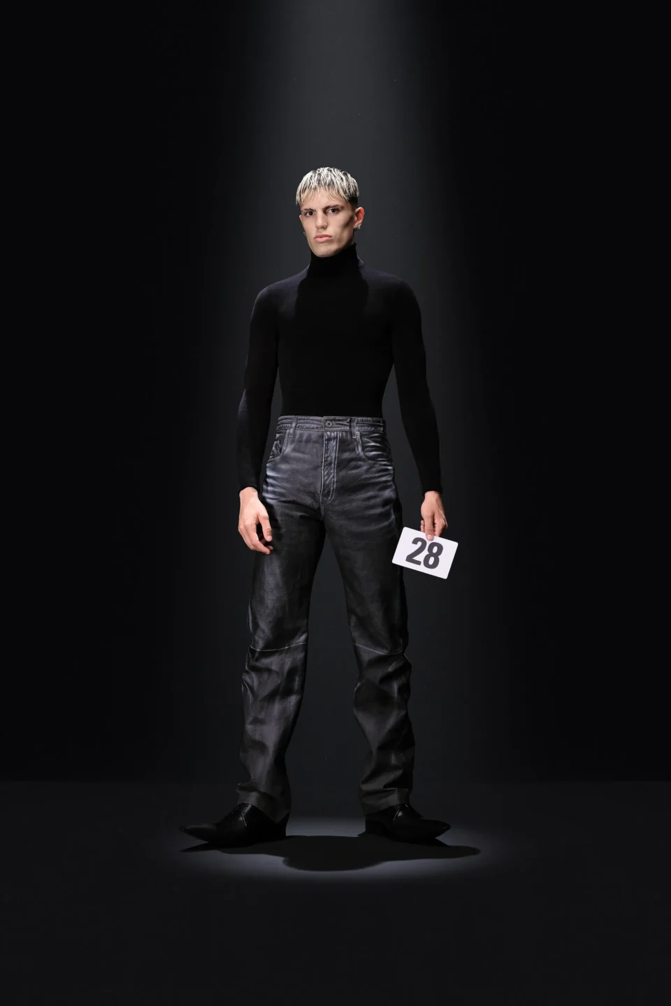 00028-balenciaga-fall-2023-couture-credit-gorunway