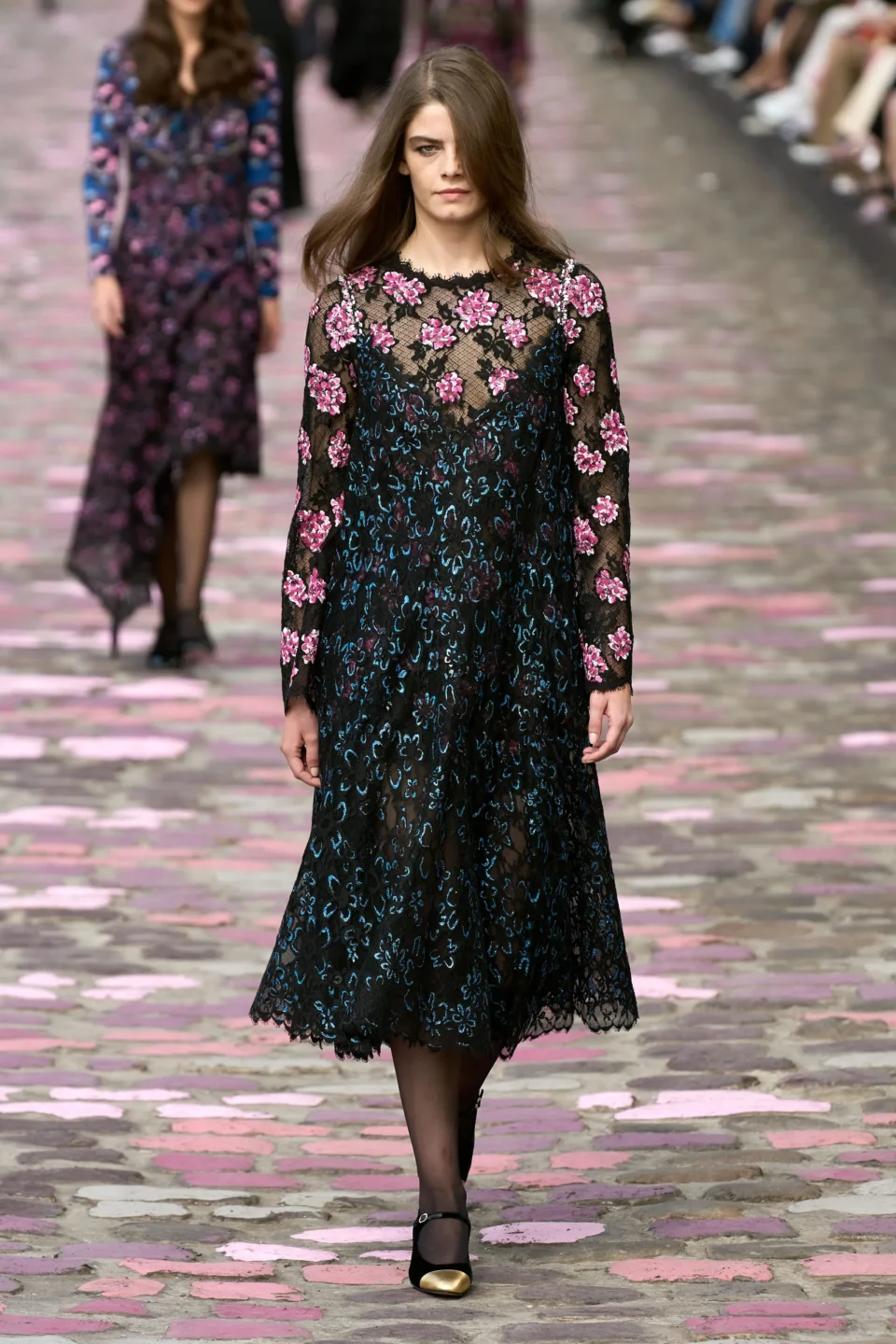 00028-chanel-fall-2023-couture-credit-gorunway