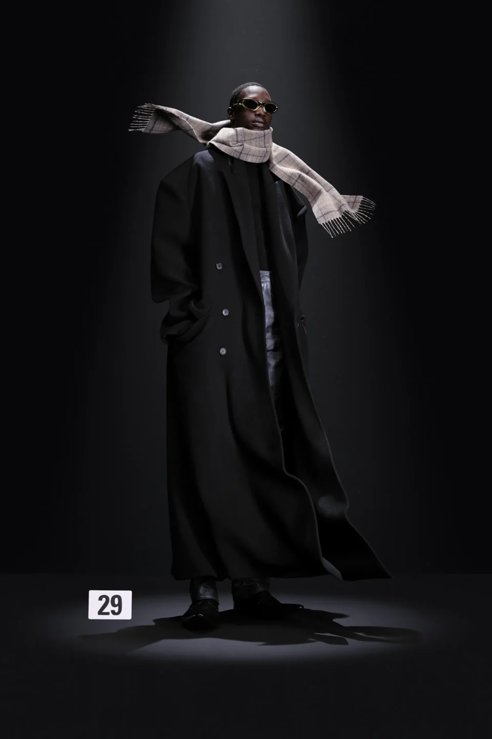 00029-balenciaga-fall-2023-couture-credit-gorunway