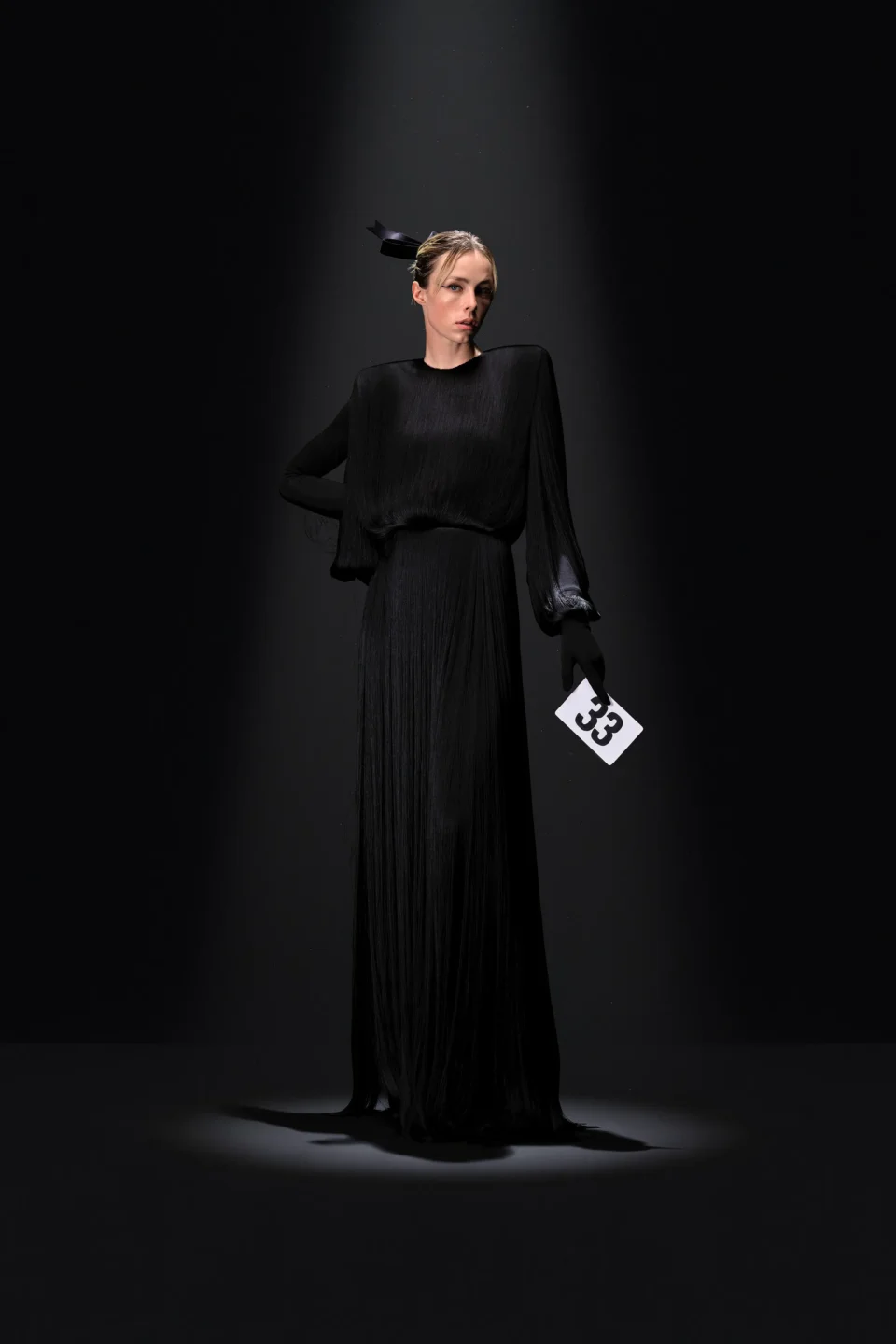 00033-balenciaga-fall-2023-couture-credit-gorunway