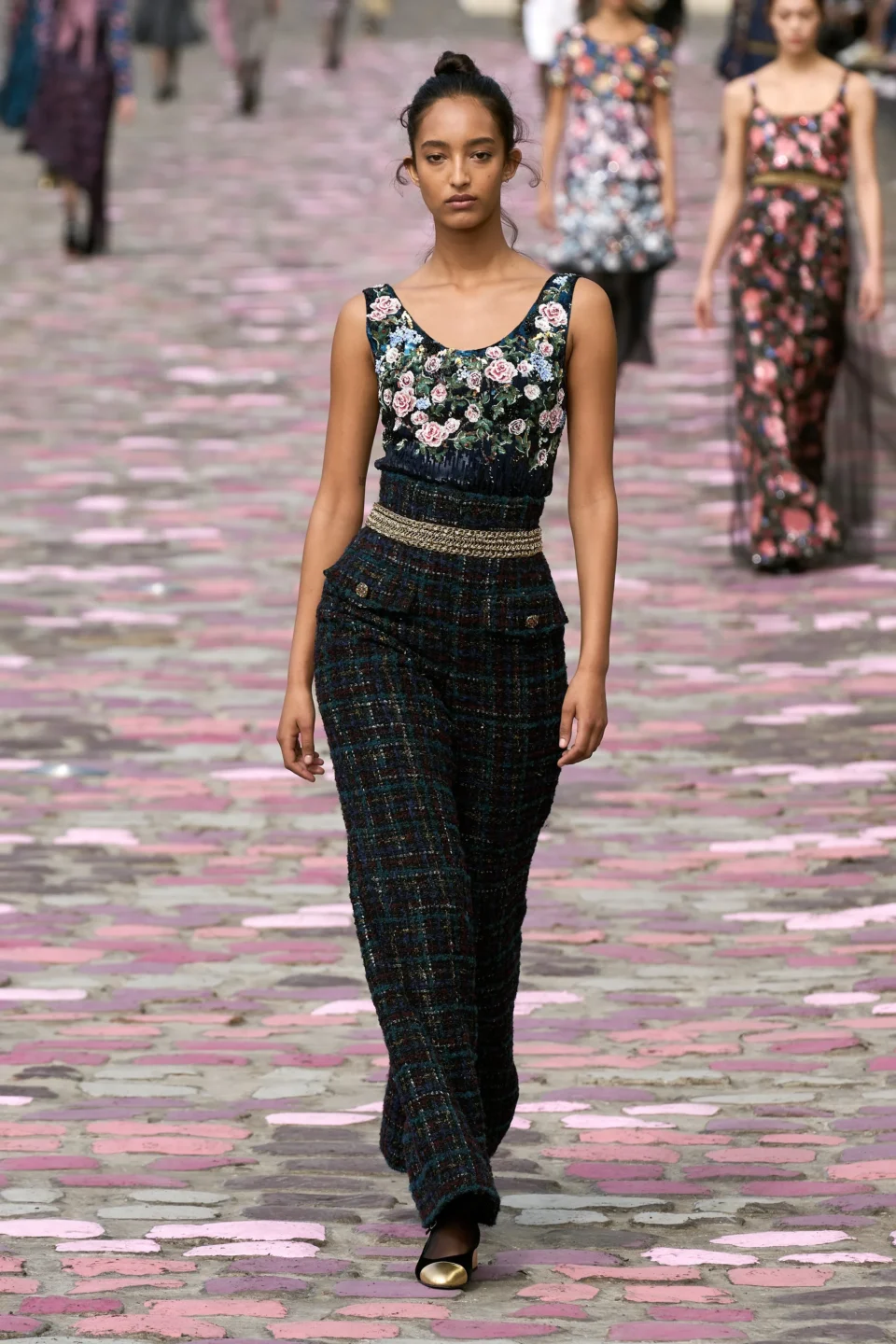00033-chanel-fall-2023-couture-credit-gorunway