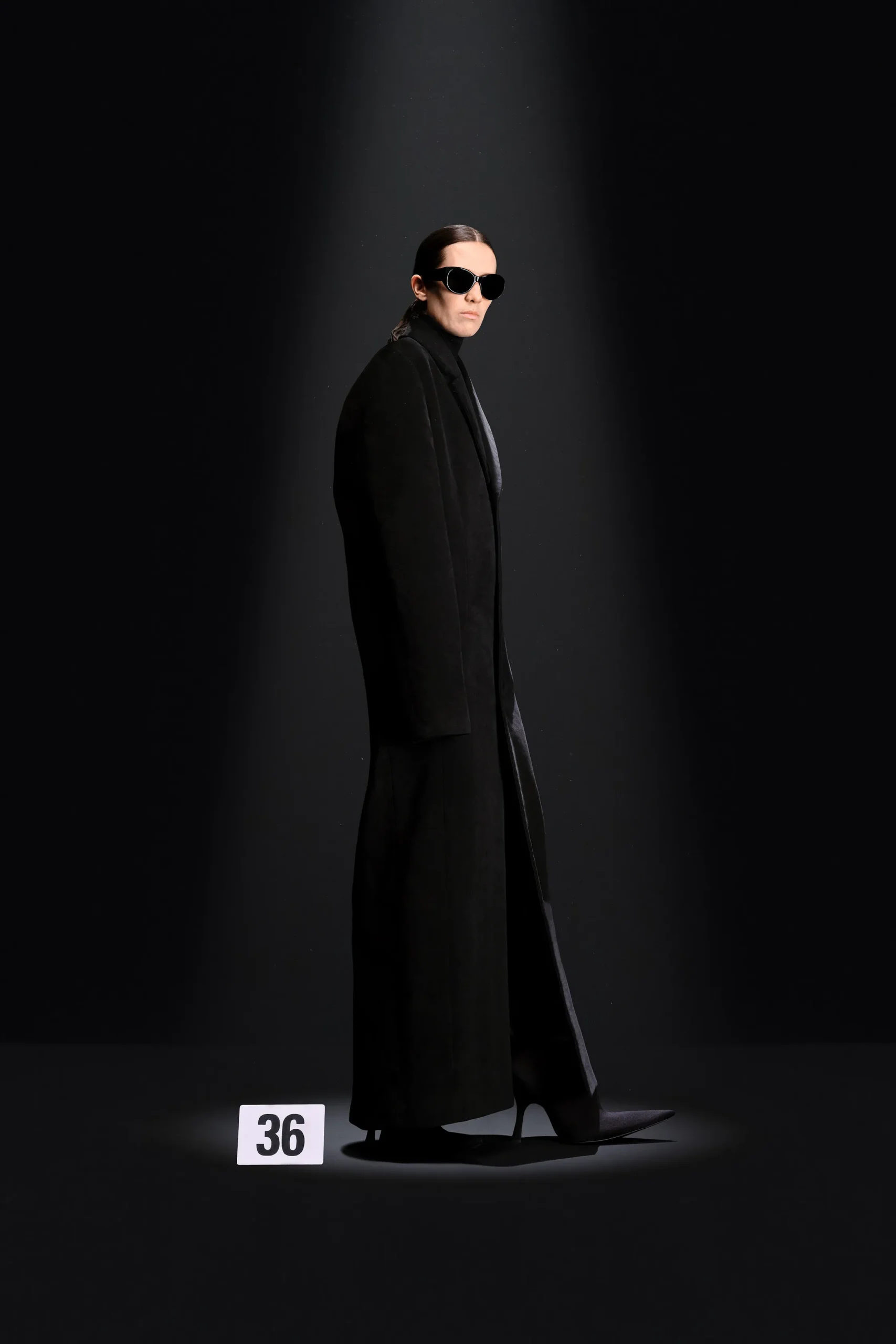 00036-balenciaga-fall-2023-couture-credit-gorunway