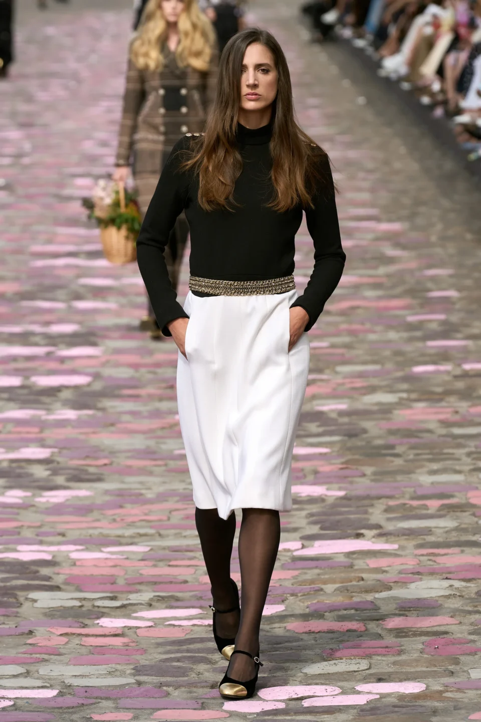 00038-chanel-fall-2023-couture-credit-gorunway