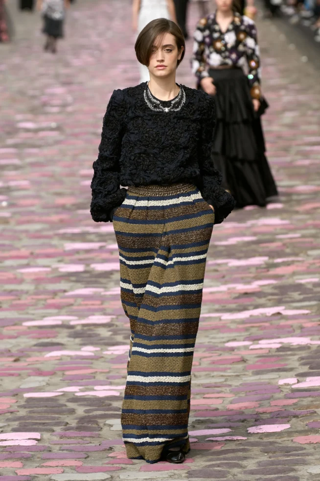 00040-chanel-fall-2023-couture-credit-gorunway