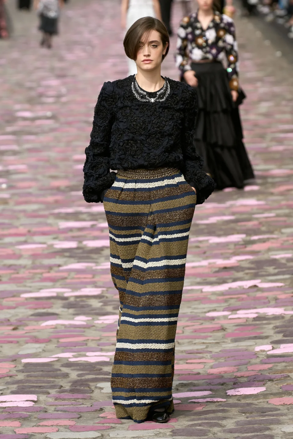00040-chanel-fall-2023-couture-credit-gorunway