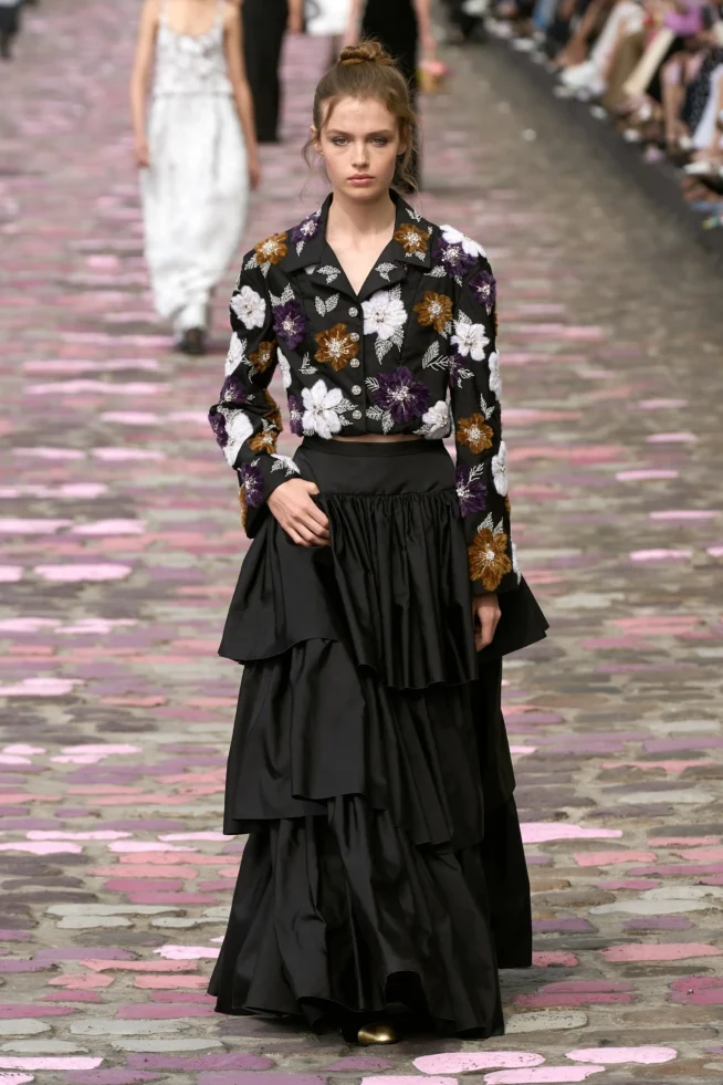 00041-chanel-fall-2023-couture-credit-gorunway