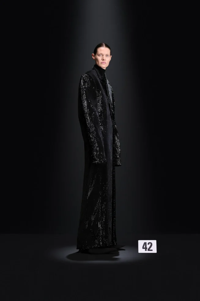 00042-balenciaga-fall-2023-couture-credit-gorunway