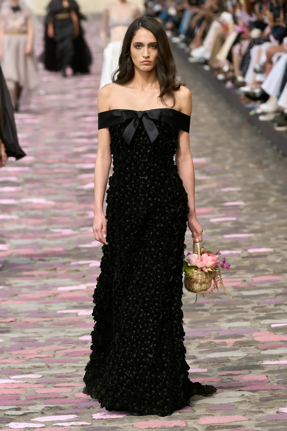 00043-chanel-fall-2023-couture-credit-gorunway