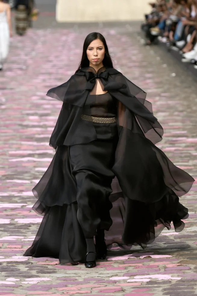 00047-chanel-fall-2023-couture-credit-gorunway