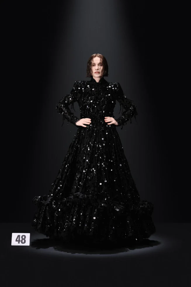 00048-balenciaga-fall-2023-couture-credit-gorunway
