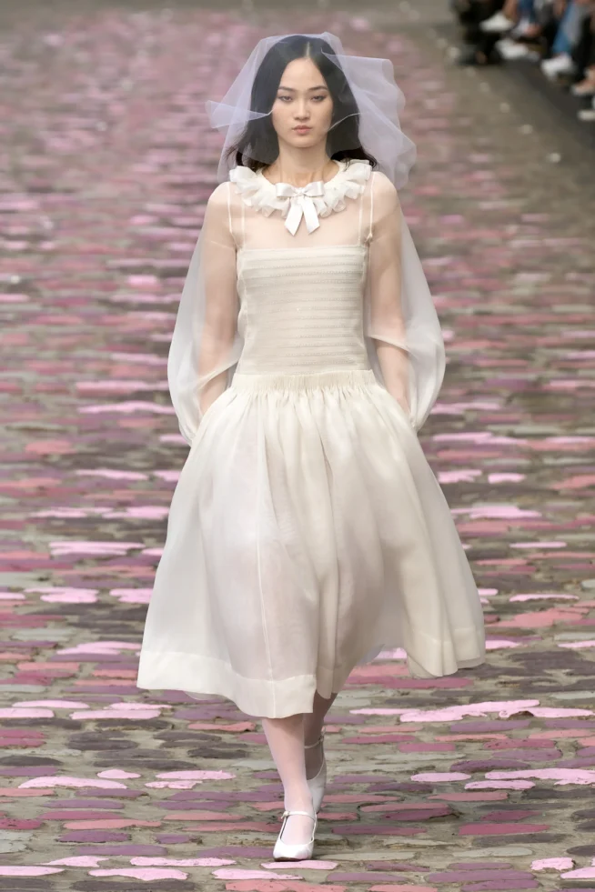 00048-chanel-fall-2023-couture-credit-gorunway