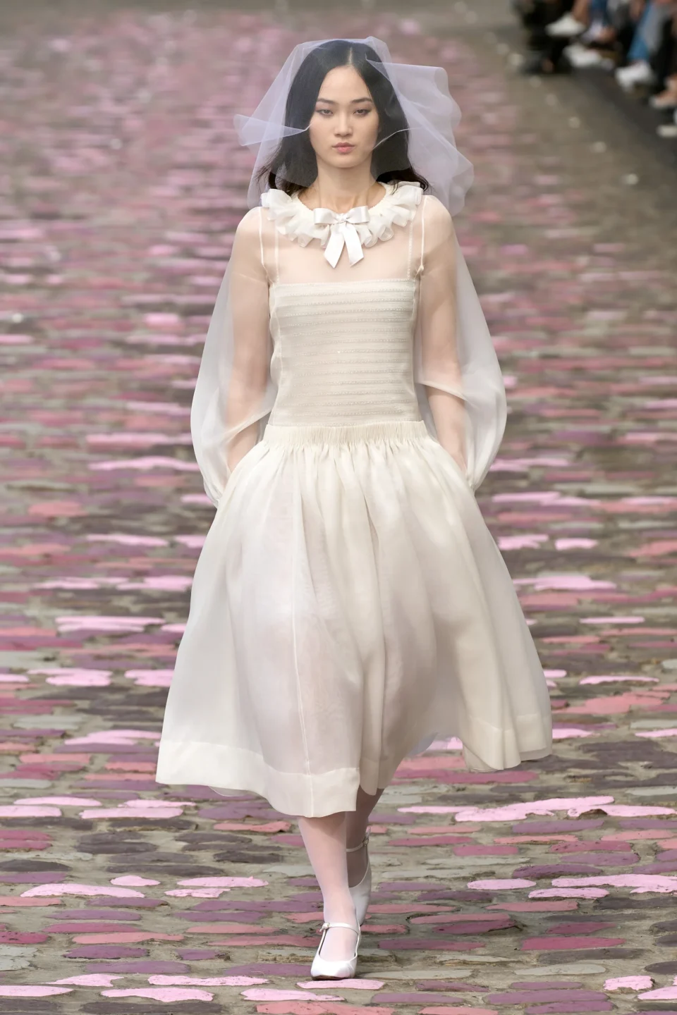00048-chanel-fall-2023-couture-credit-gorunway