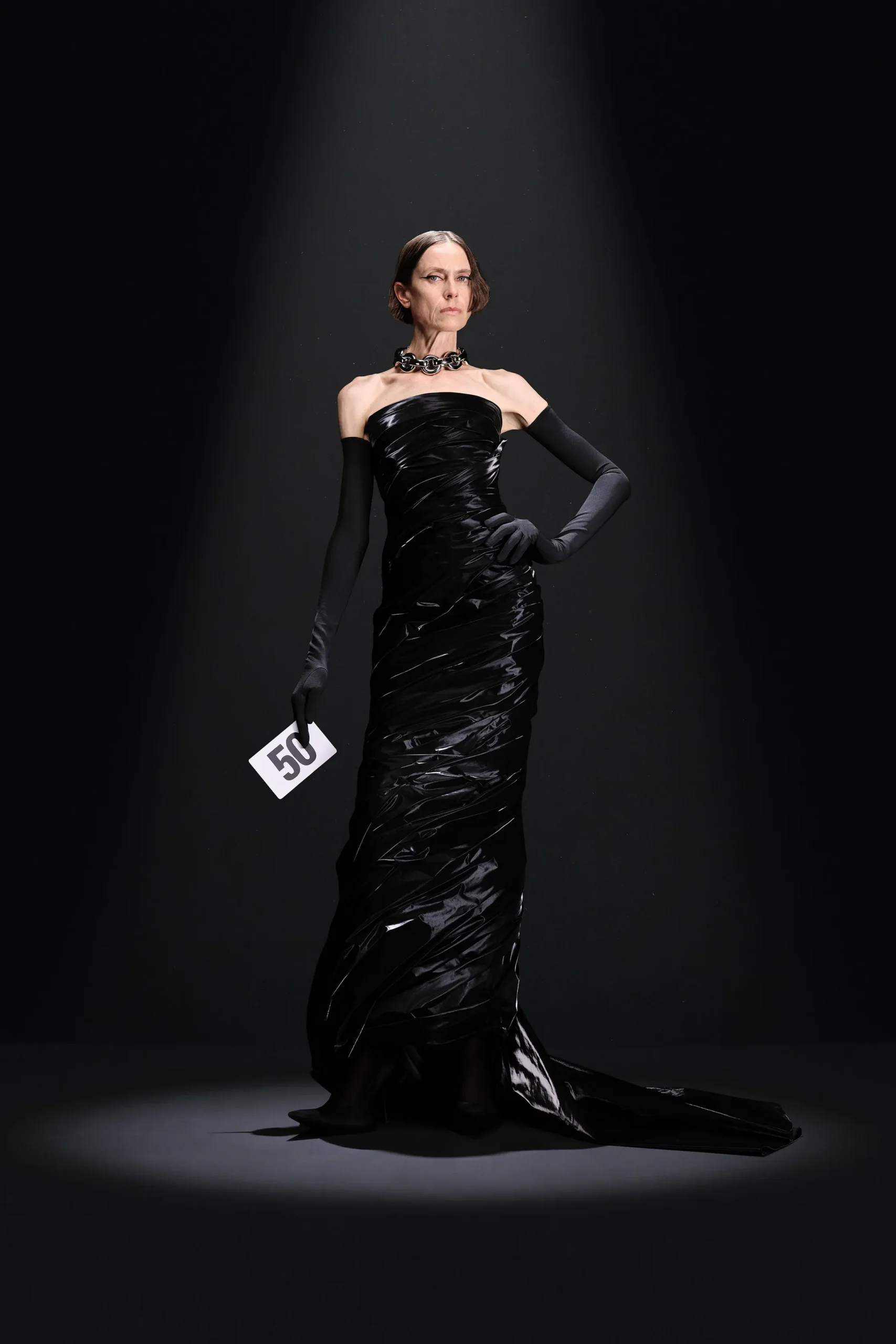 00050-balenciaga-fall-2023-couture-credit-gorunway