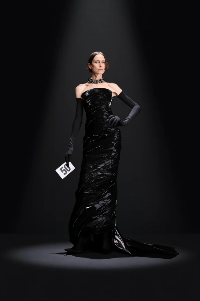 00050-balenciaga-fall-2023-couture-credit-gorunway