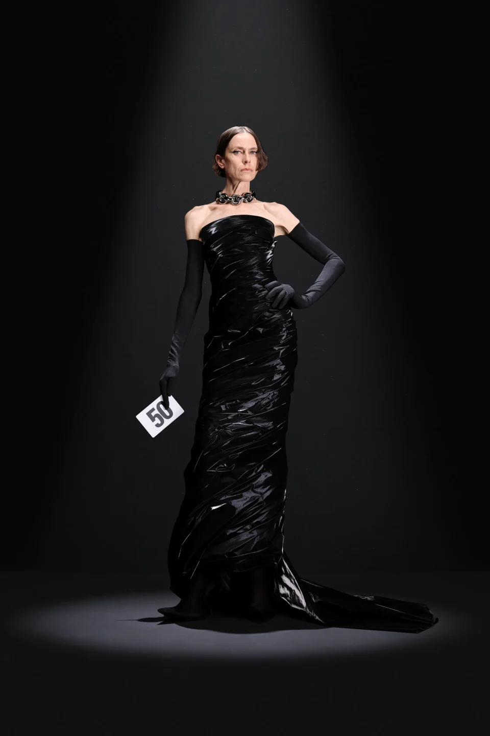 00050-balenciaga-fall-2023-couture-credit-gorunway