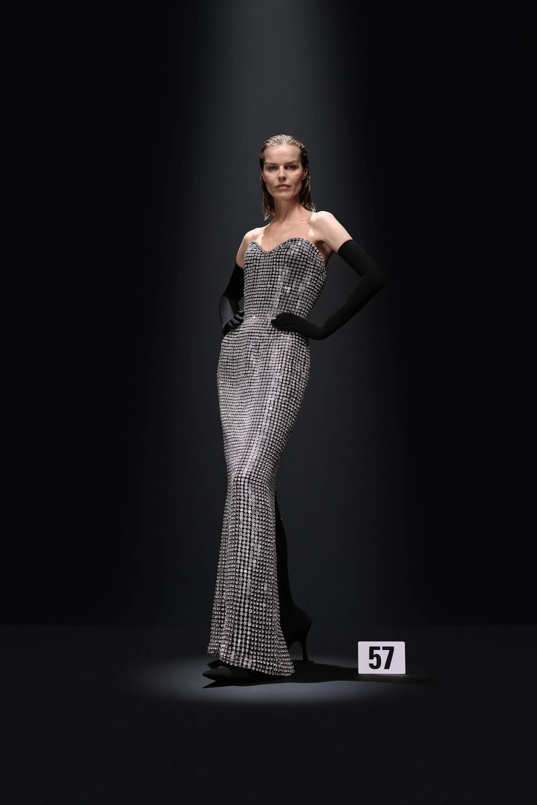 00057-balenciaga-fall-2023-couture-credit-gorunway