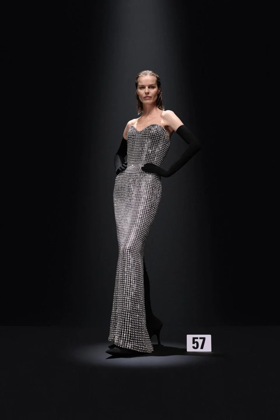 00057-balenciaga-fall-2023-couture-credit-gorunway