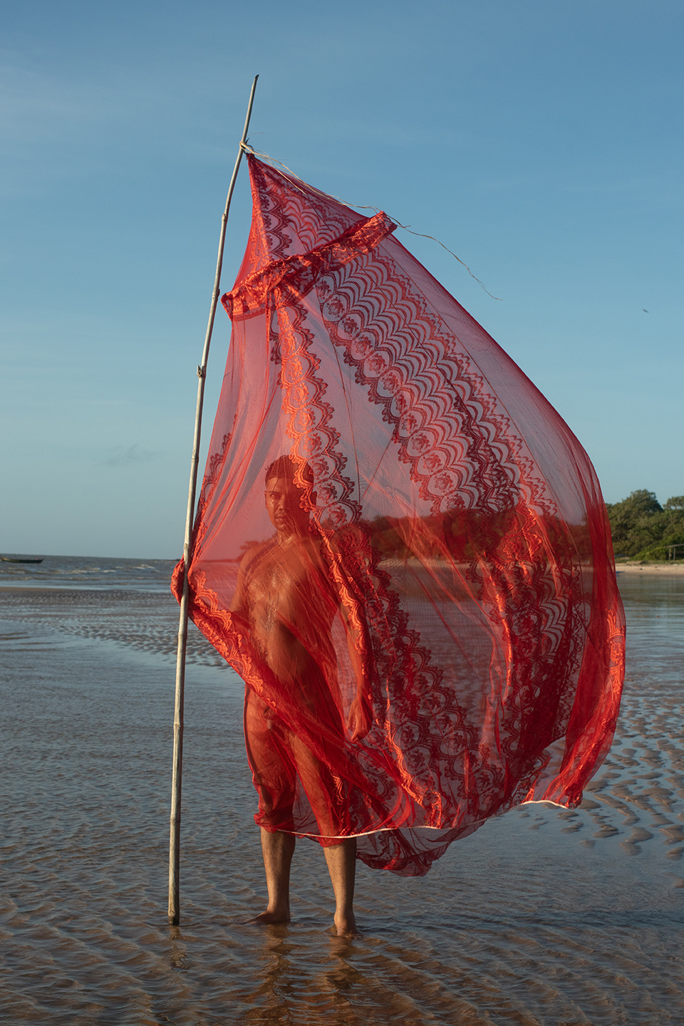 Exposição Rebojo leva artistas do Pará à Londres
Com curadoria de Fernando Nogari, a mostra vai reunir trabalhos dos artistas Labô Young, Rafaela Kennedy e Nico Mascarenhas.