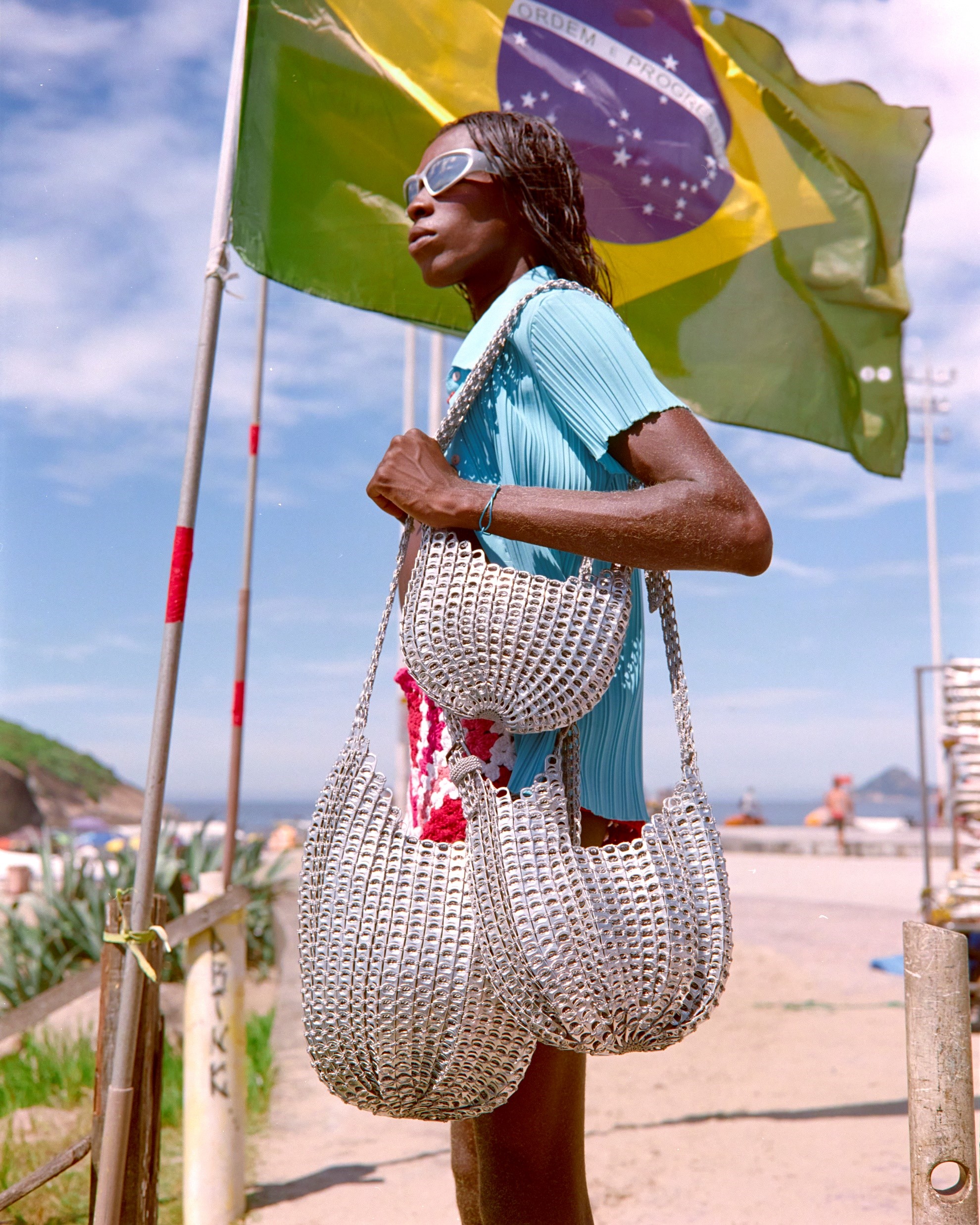 Bottletop lança campanha de alto verão
Intitulada Do Rio com Amor, as imagens são assinadas por Yuri Sardenberg e Ana Monteiro