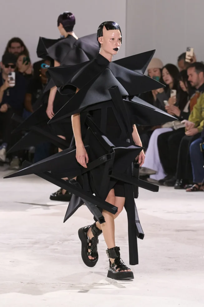 00001-junya-watanabe-spring-2024-ready-to-wear-credit-gorunway