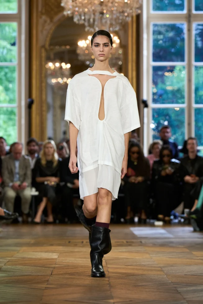 00001-victoria-beckham-spring-2024-ready-to-wear-credit-gorunway