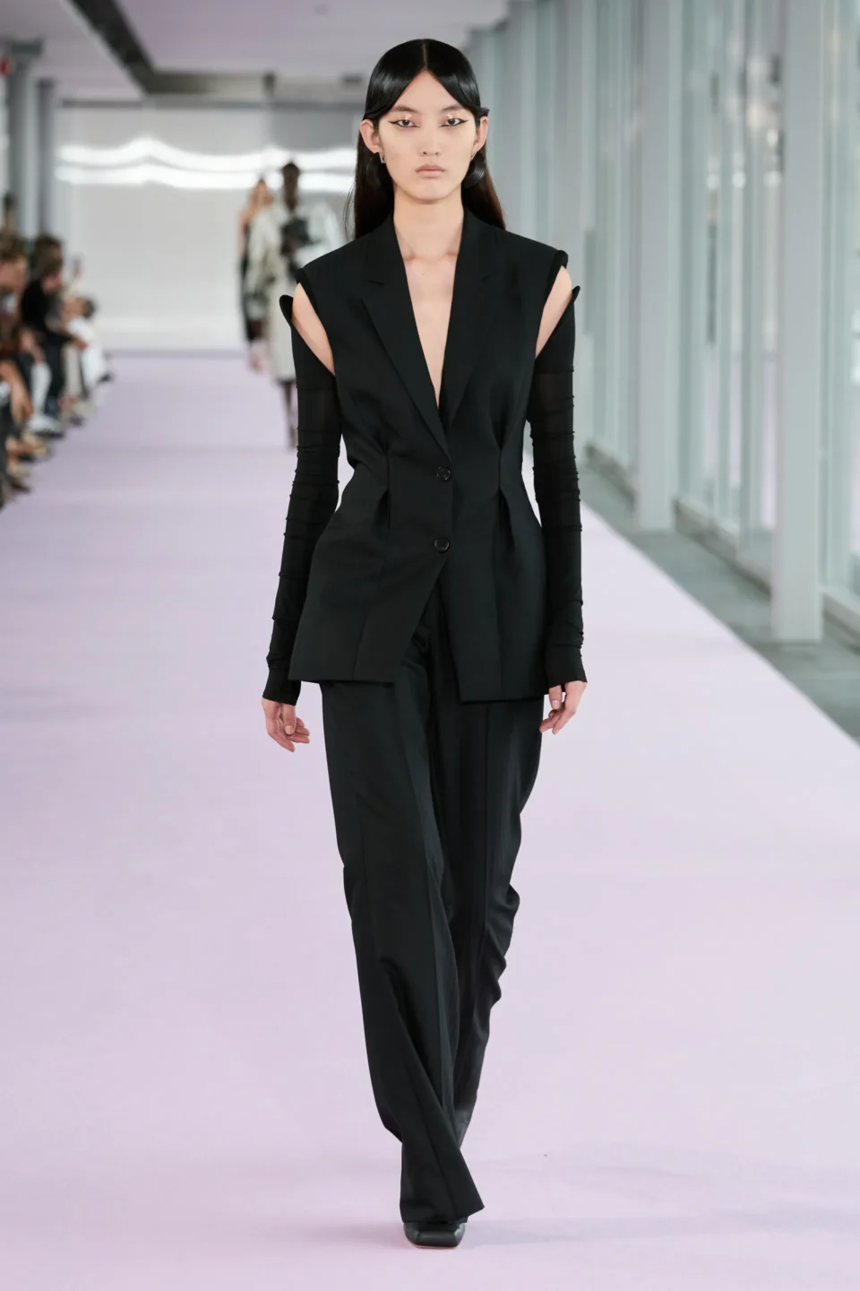00002-del-core-spring-2024-ready-to-wear-credit-gorunway