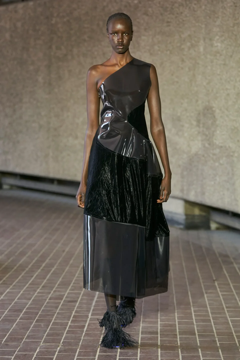 00002-roksanda-spring-2024-ready-to-wear-credit-gorunway