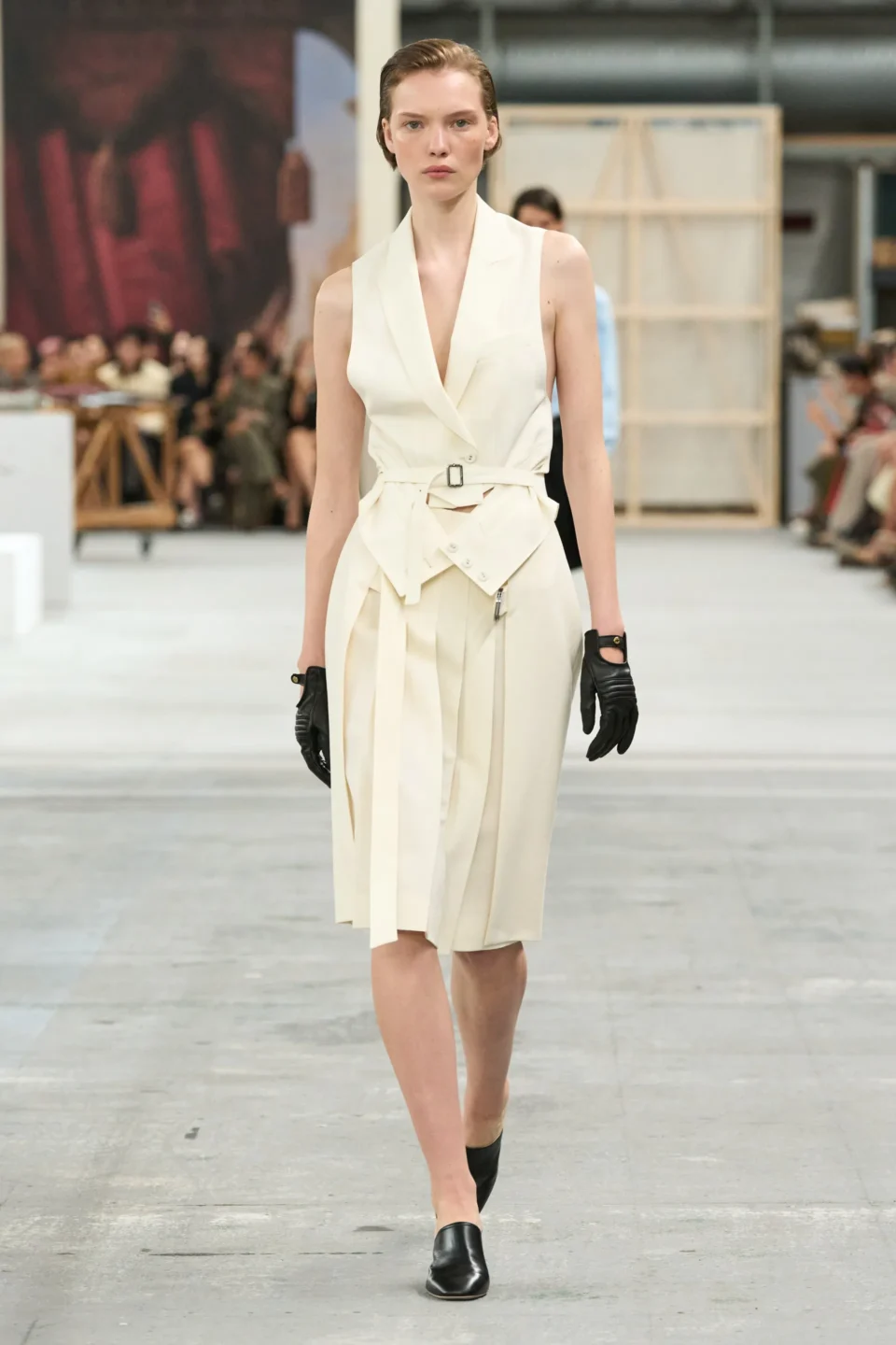 00002-tods-spring-2024-ready-to-wear-credit-gorunway