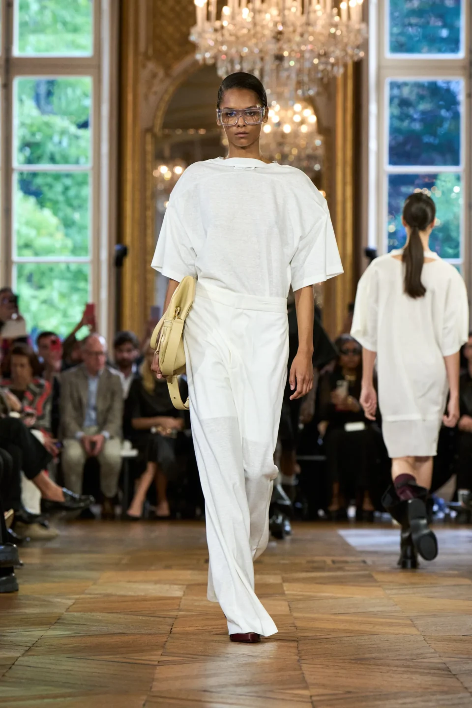 00002-victoria-beckham-spring-2024-ready-to-wear-credit-gorunway