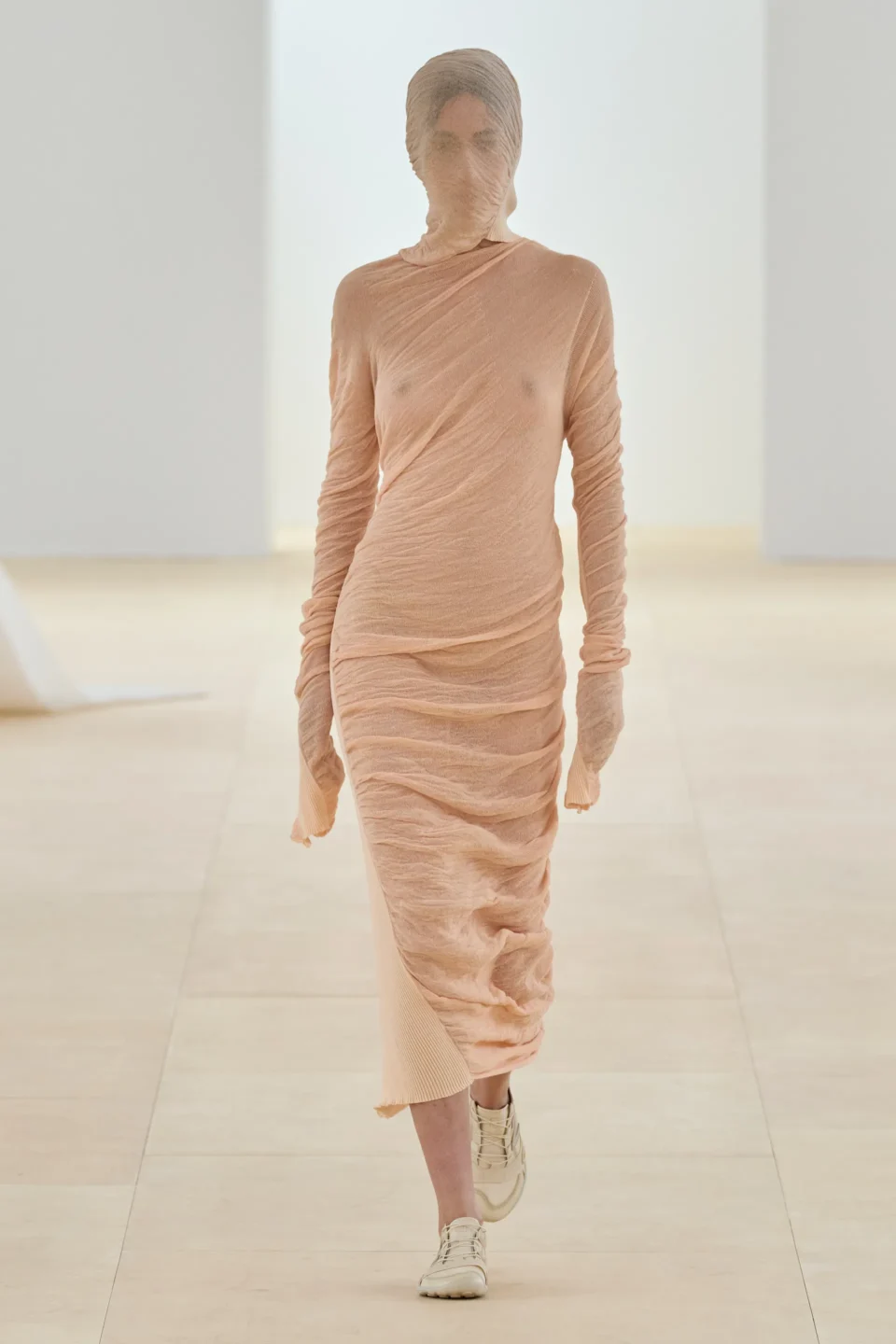 00002—issey—miyake-spring-2024-ready-to-wear-credit-gorunway