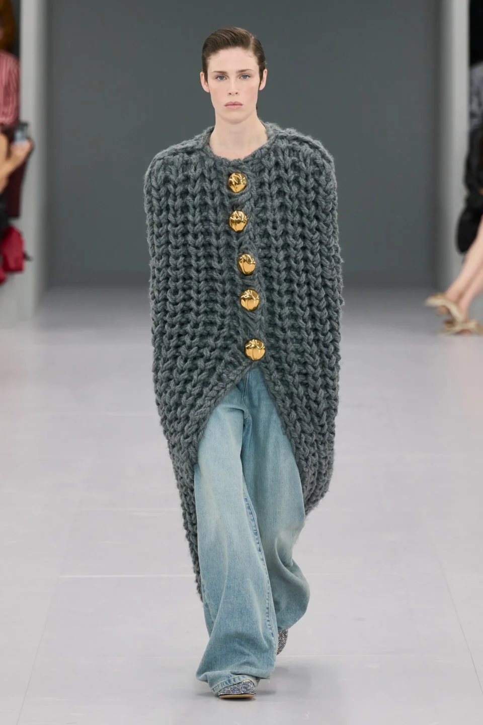 00002—loewe-spring-2024-ready-to-wear-credit-gorunway