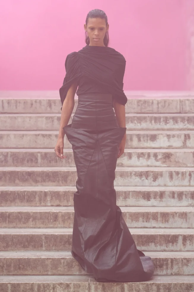 00003-rick-owens-spring-2024-ready-to-wear-credit-gorunway