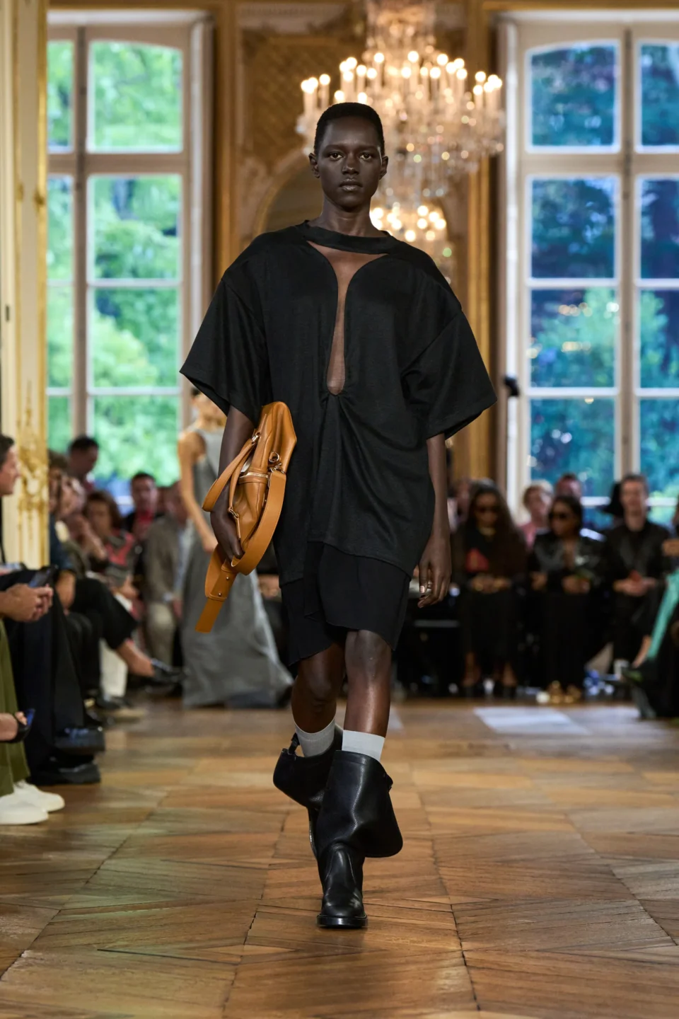 00003-victoria-beckham-spring-2024-ready-to-wear-credit-gorunway
