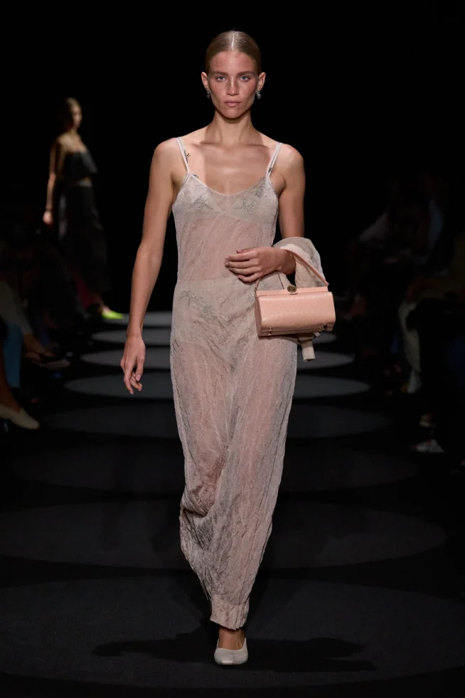 00004-altuzarra-spring-2024-ready-to-wear-credit-gorunway