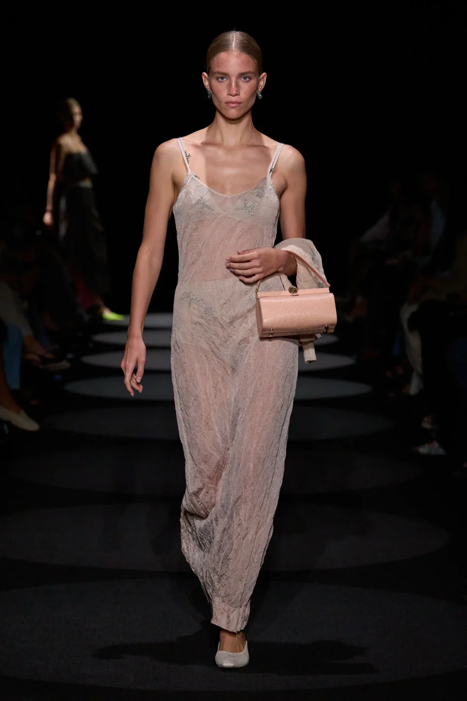 00004-altuzarra-spring-2024-ready-to-wear-credit-gorunway