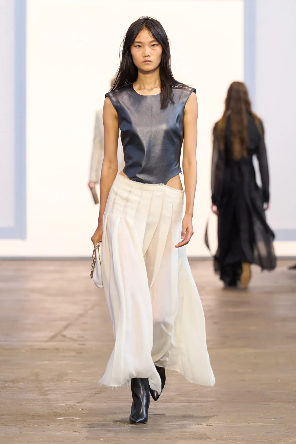 00004-gabriela-hearst-spring-2024-ready-to-wear-details-credit-gorunway